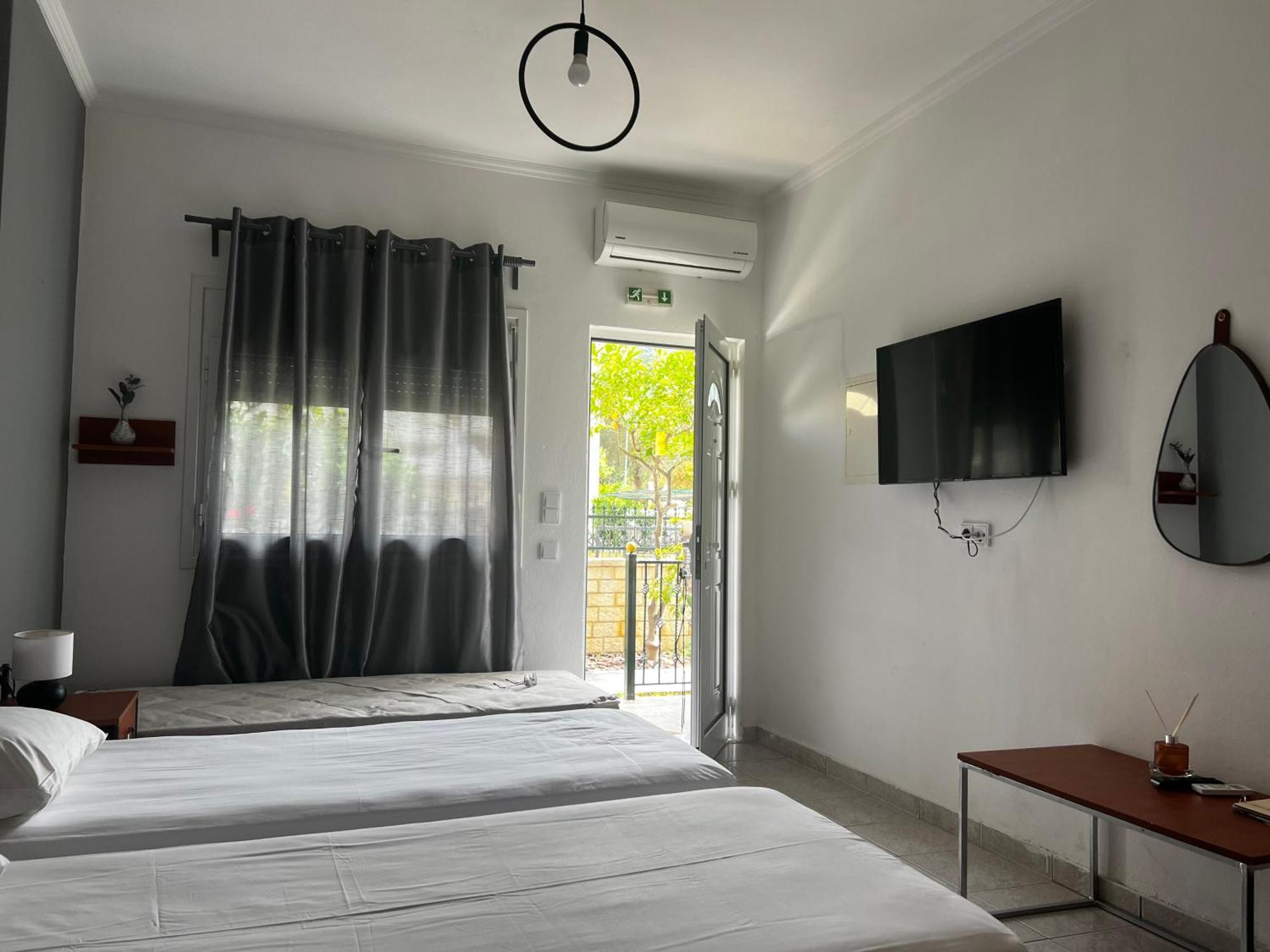 Dionysus Apartments & Studios Сивота Экстерьер фото